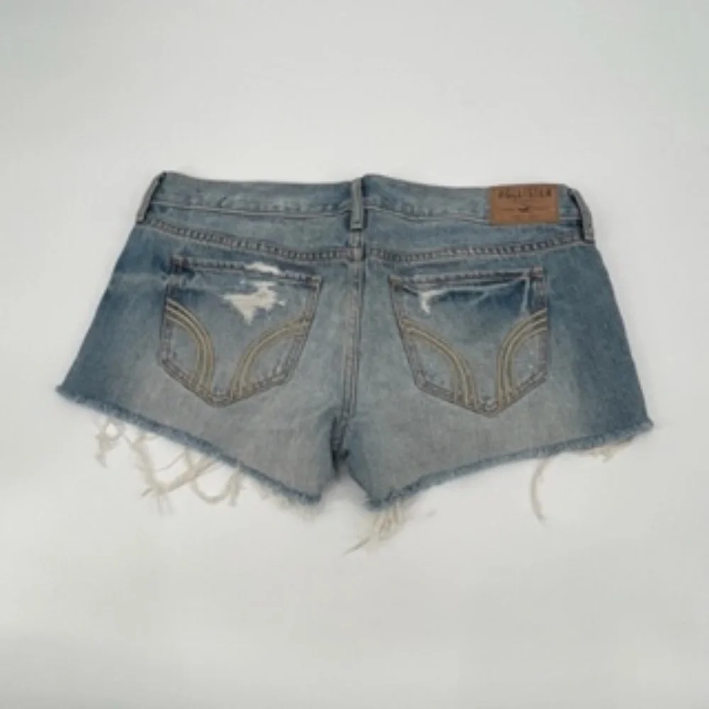 Hollister Women's Distressed Frayed Hem Jean Shorts Size w3/26